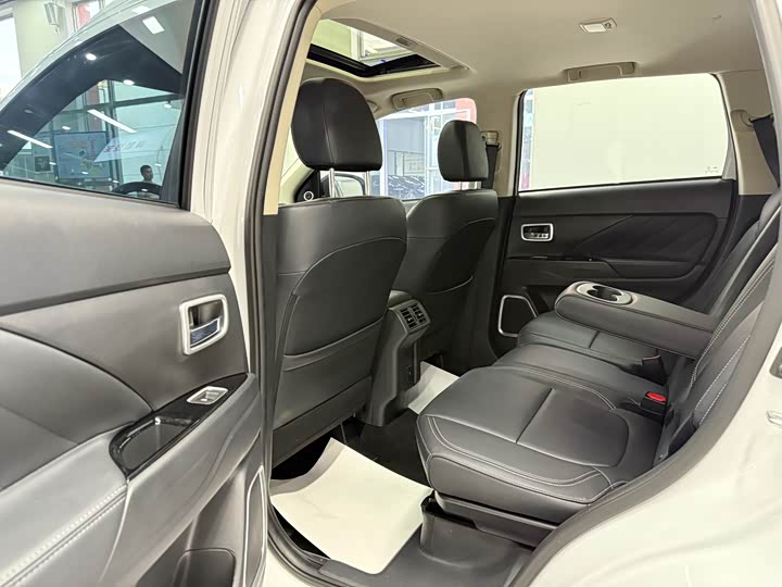 Фото 17 - Mitsubishi Outlander