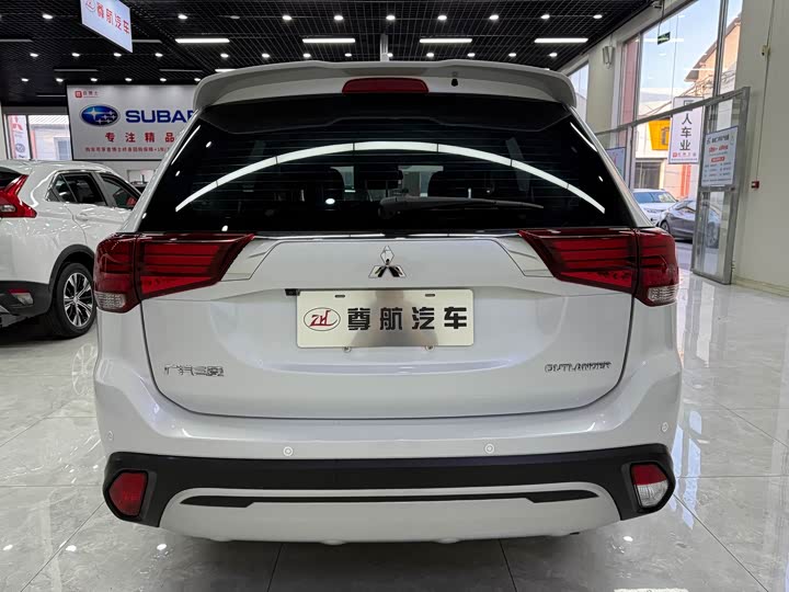 Фото 5 - Mitsubishi Outlander