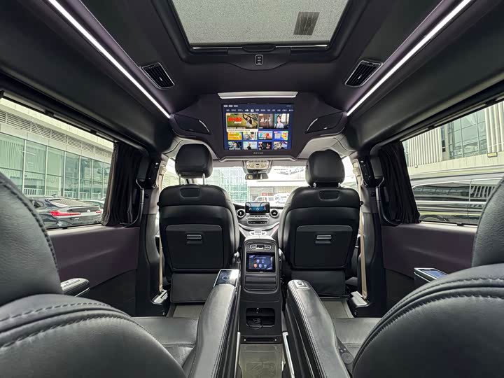 Фото 11 - Mercedes-Benz V-Class