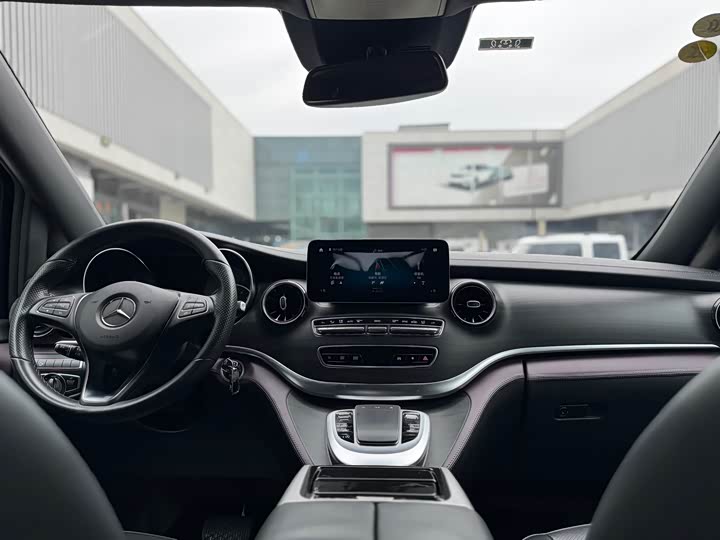 Фото 7 - Mercedes-Benz V-Class