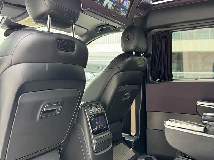 Фото 9 - Mercedes-Benz V-Class