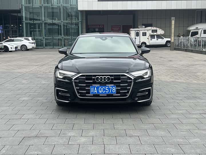 Фото 2 - Audi A6L
