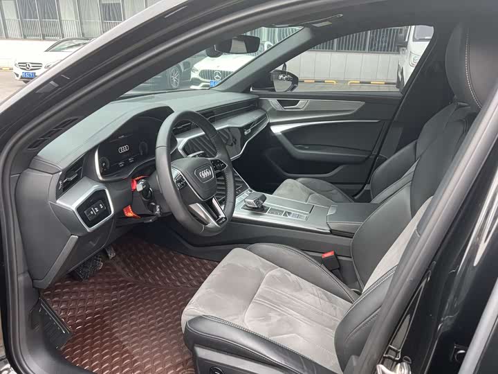 Фото 4 - Audi A6L