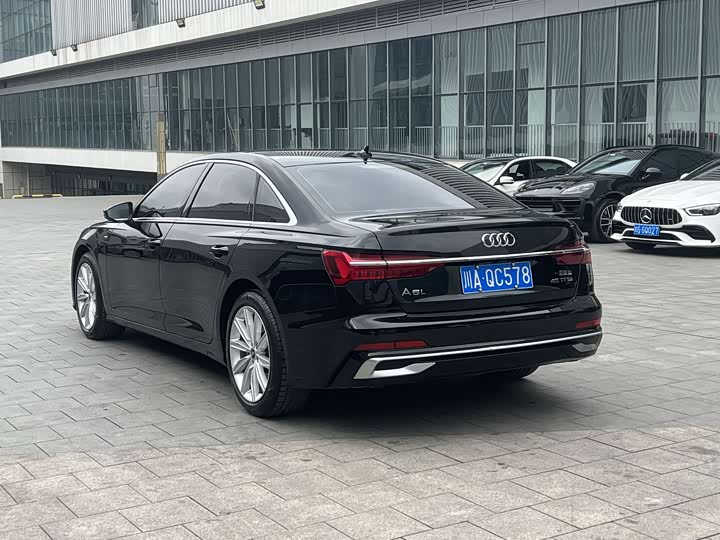 Фото 7 - Audi A6L