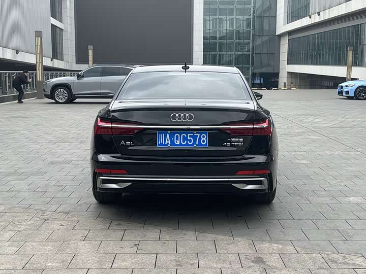 Фото 8 - Audi A6L