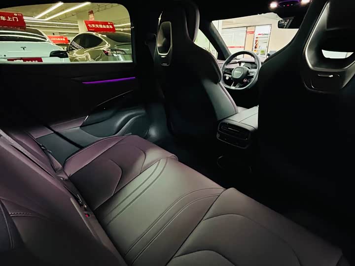 Фото 16 - Xiaomi SU7