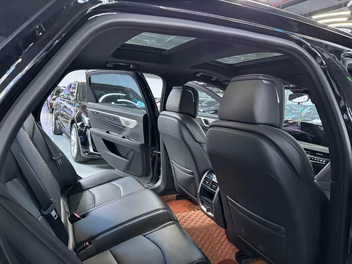 Фото 14 - Cadillac CT6