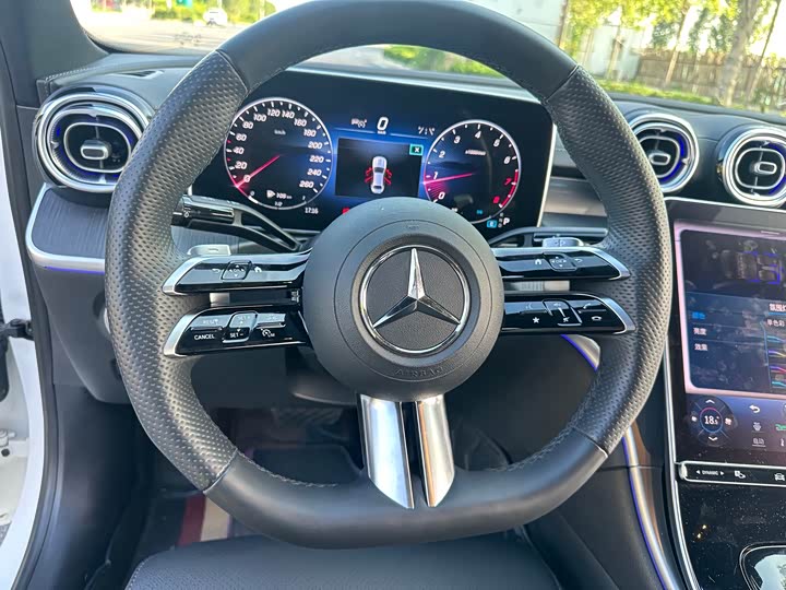 Фото 23 - Mercedes-Benz C-Class