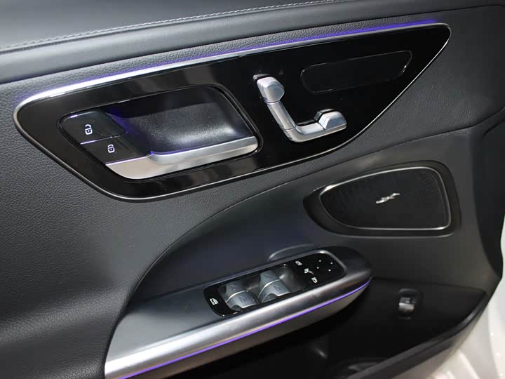 Фото 36 - Mercedes-Benz C-Class