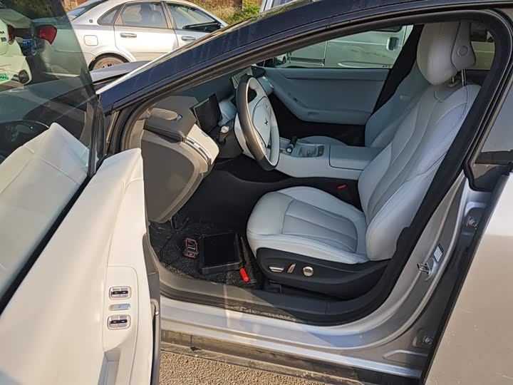 Фото 16 - XPeng F57