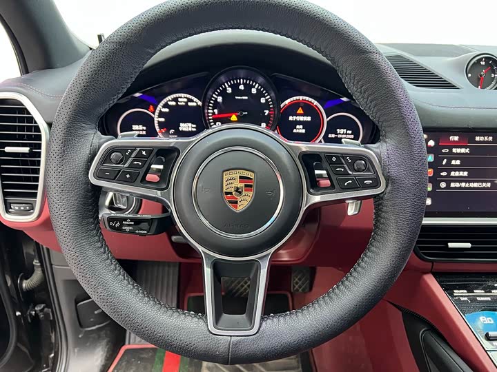 Фото 11 - Porsche Cayenne