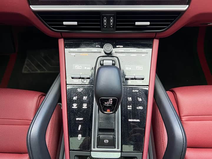 Фото 30 - Porsche Cayenne