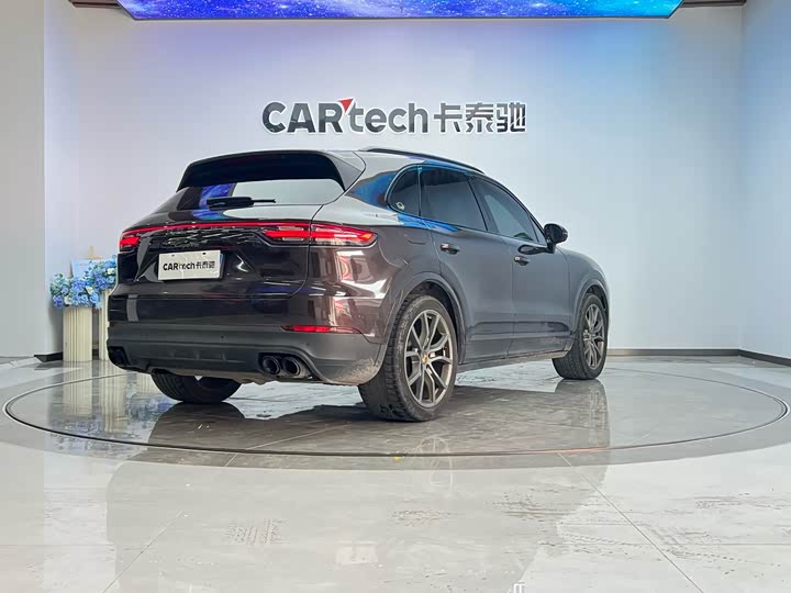 Фото 35 - Porsche Cayenne