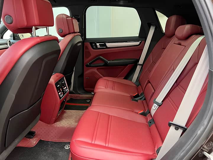 Фото 8 - Porsche Cayenne