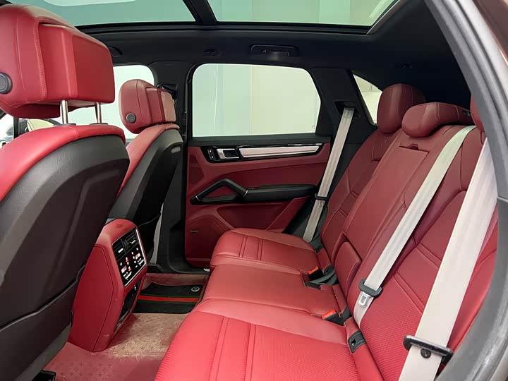 Фото 9 - Porsche Cayenne