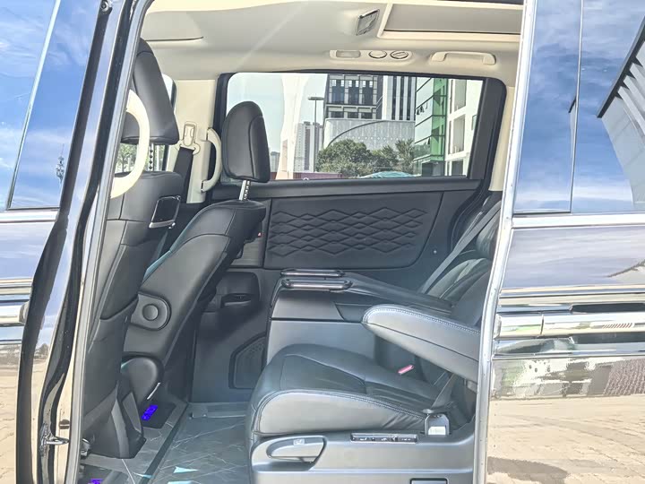 Фото 9 - Honda Elysion