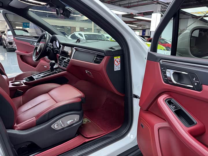 Фото 11 - Porsche Macan