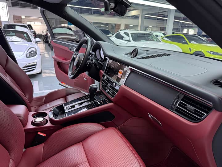 Фото 12 - Porsche Macan