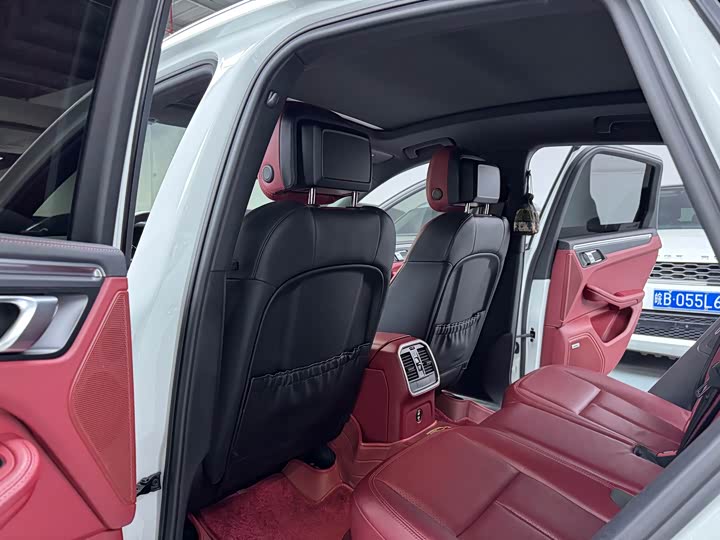 Фото 14 - Porsche Macan