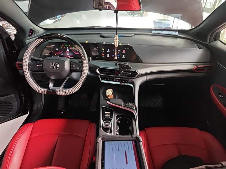 Фото 10 - Changan UNI-T