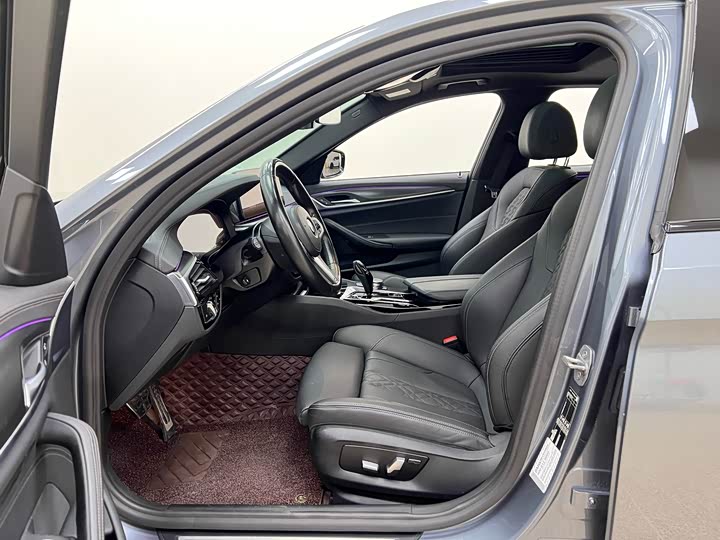 Фото 15 - BMW 5 Series