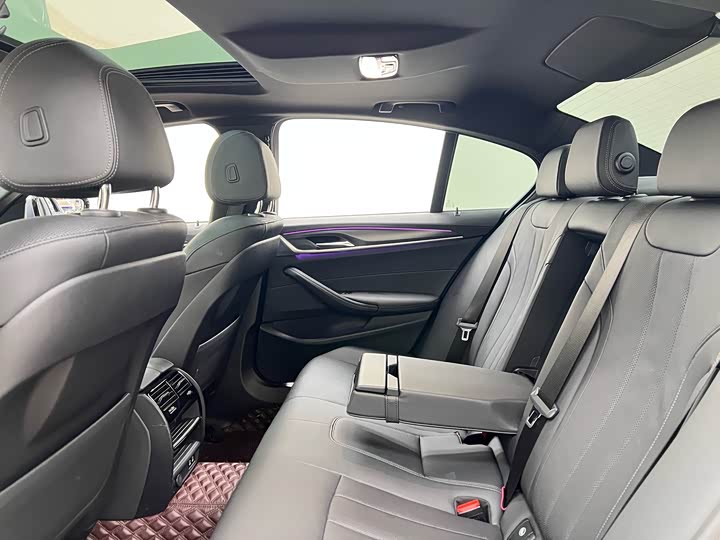 Фото 17 - BMW 5 Series