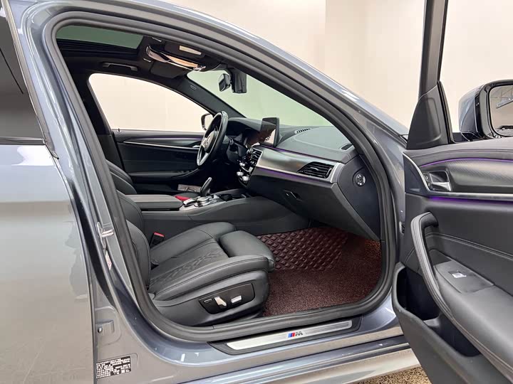 Фото 31 - BMW 5 Series