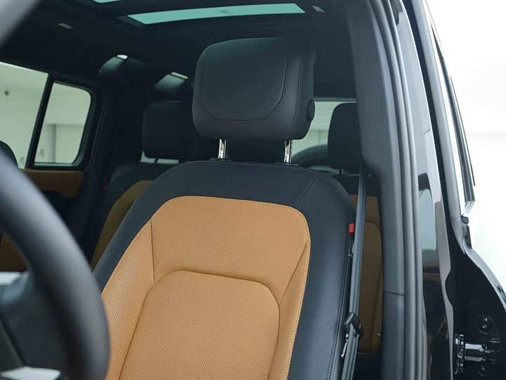 Фото 12 - Land Rover Defender