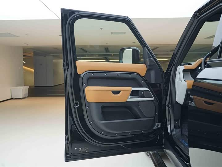 Фото 17 - Land Rover Defender