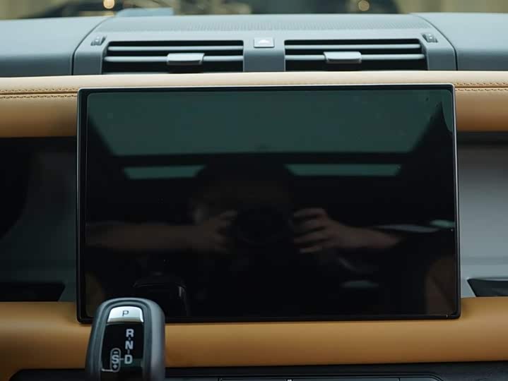 Фото 19 - Land Rover Defender