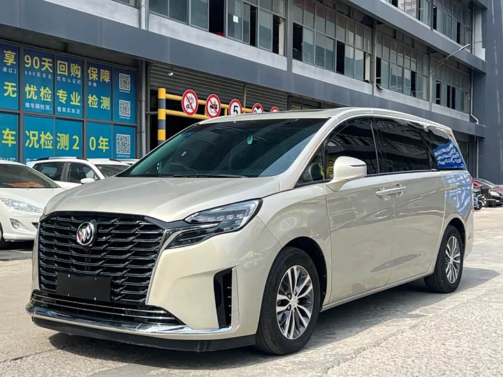 Фото 1 - Buick GL8 ES