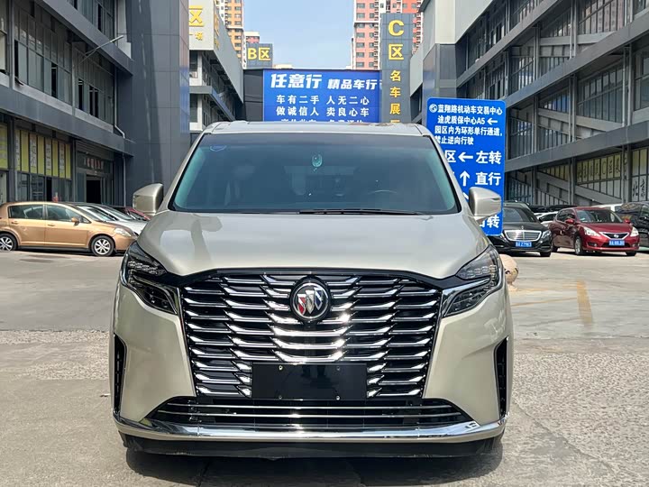 Фото 2 - Buick GL8 ES