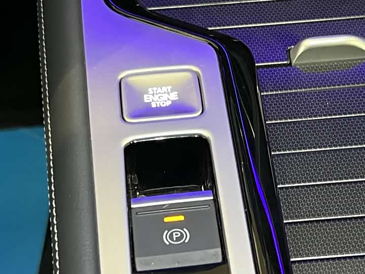 Фото 12 - Volkswagen Magotan