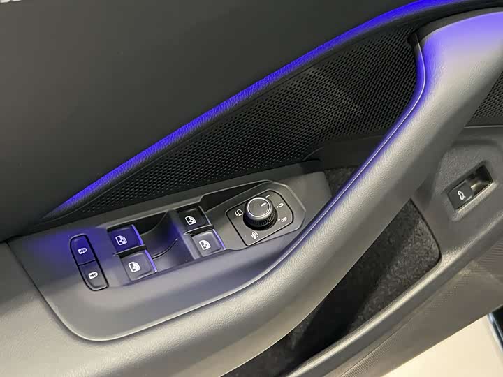 Фото 14 - Volkswagen Magotan