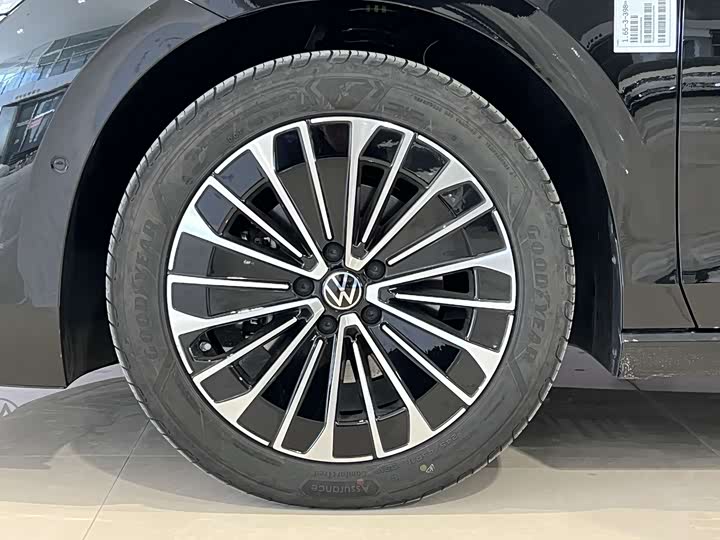 Фото 22 - Volkswagen Magotan