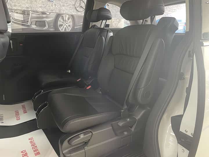 Фото 9 - Honda Odyssey