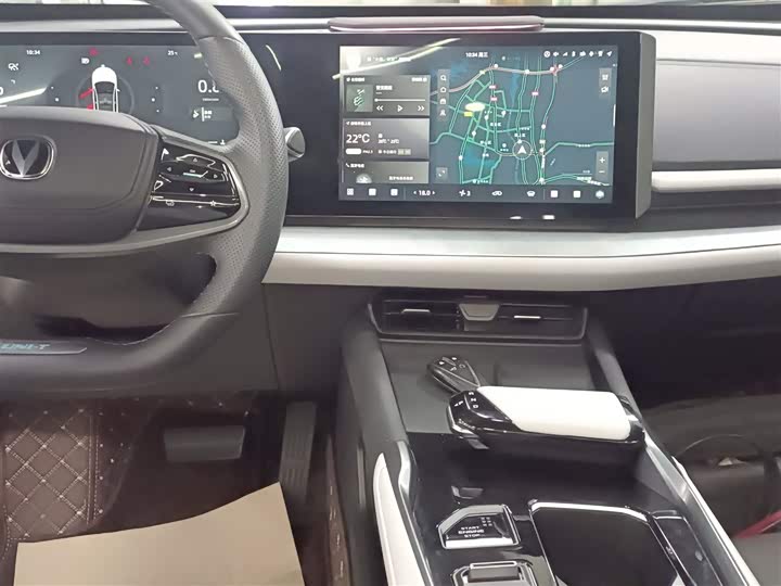 Фото 13 - Changan UNI-T