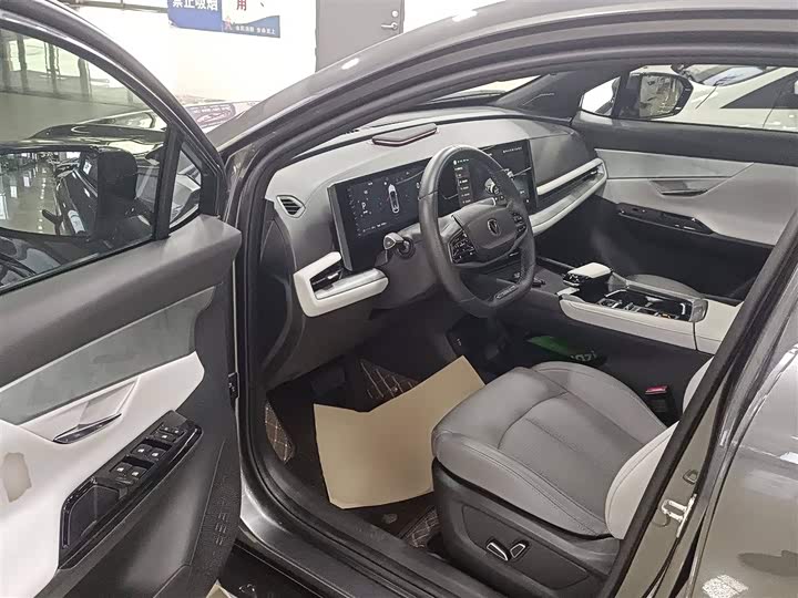 Фото 16 - Changan UNI-T