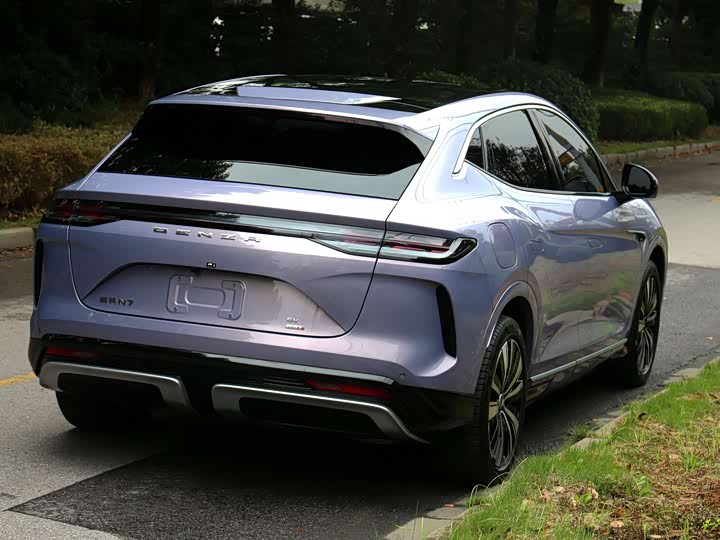 Фото 5 - Denza N7