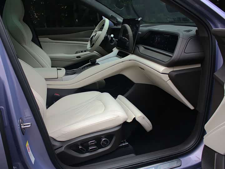 Фото 8 - Denza N7