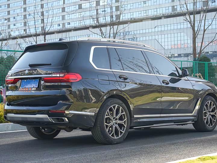 Фото 3 - BMW X7