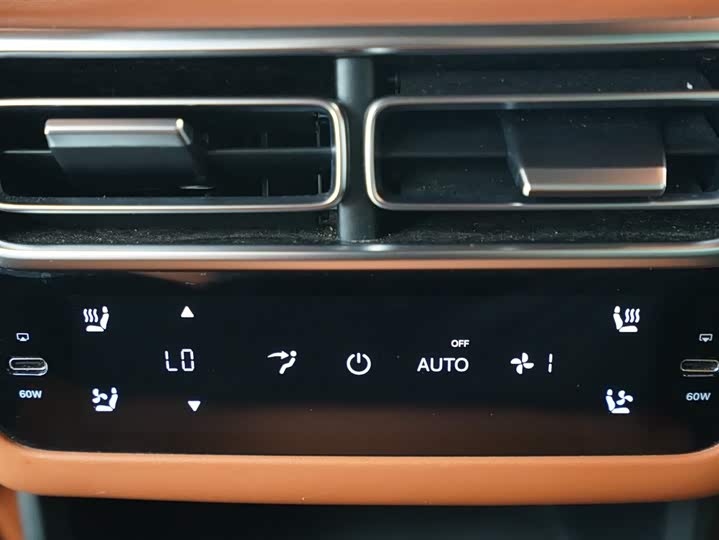 Фото 14 - LiXiang L6