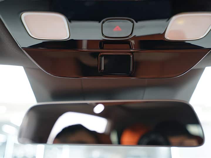 Фото 15 - LiXiang L6