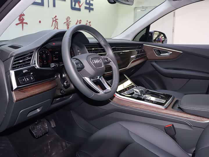 Фото 6 - Audi Q7