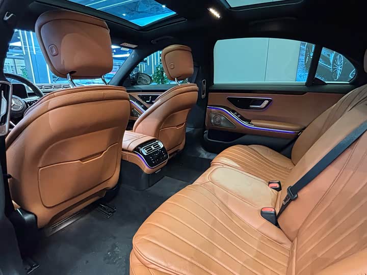 Фото 8 - Mercedes-Benz S-Class