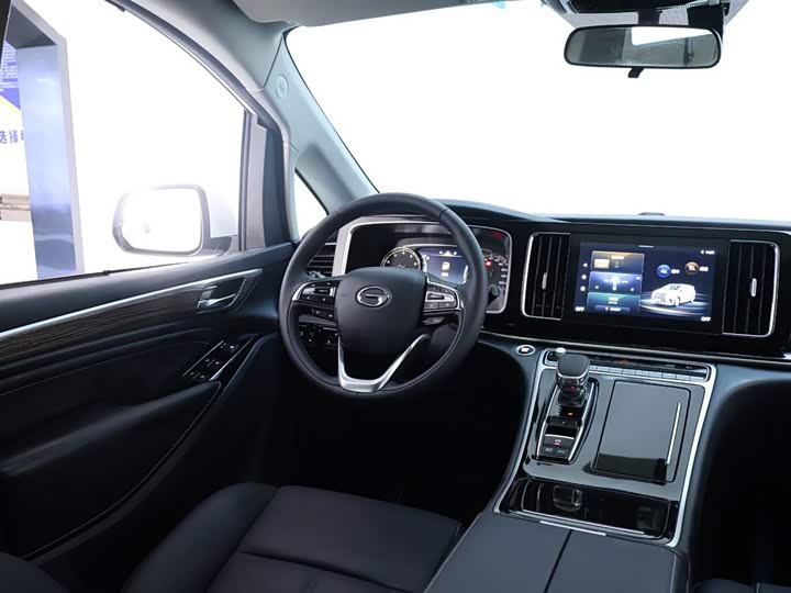 Фото 14 - GAC Trumpchi M8