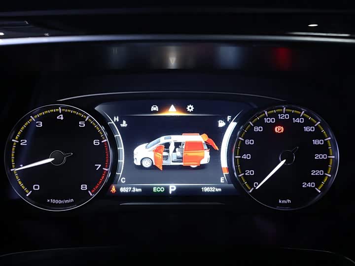 Фото 15 - GAC Trumpchi M8