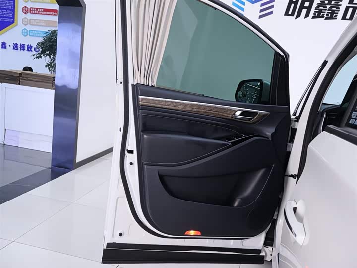 Фото 18 - GAC Trumpchi M8