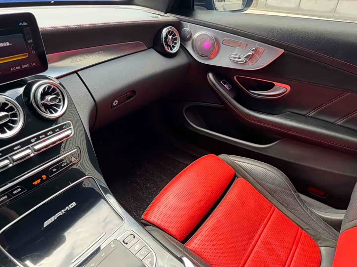 Фото 12 - Mercedes-Benz C-Class AMG