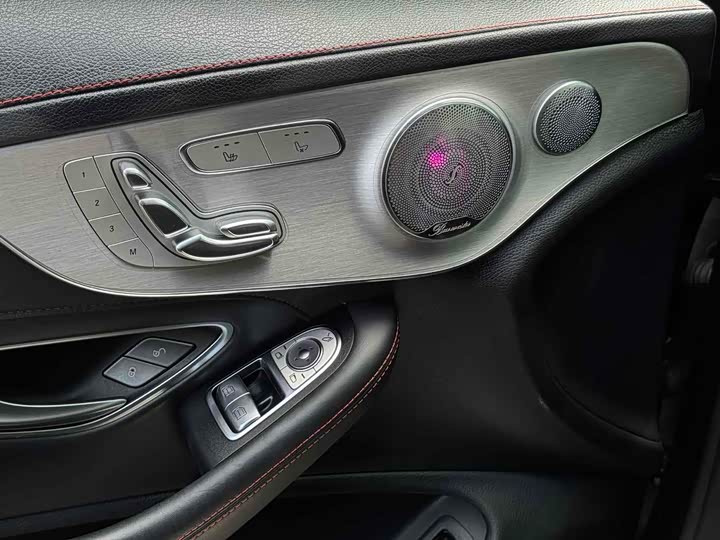 Фото 13 - Mercedes-Benz C-Class AMG